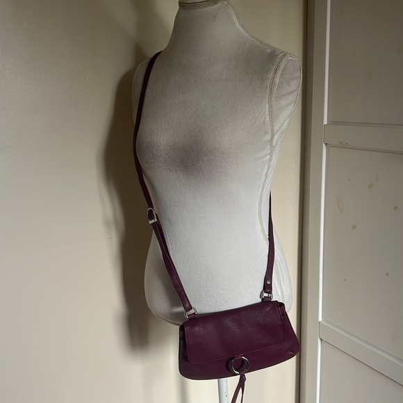 Adorable Small Purple/Plum Leather Crossbody Bag - Picture 10 of 13